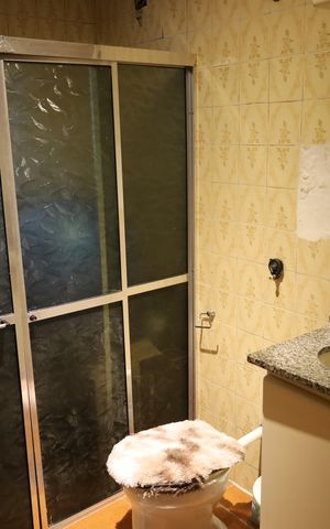 Casa à venda com 268m², 4 quartos e 2 vagasBanheiro social