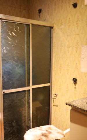 Casa à venda com 268m², 4 quartos e 2 vagasBanheiro social