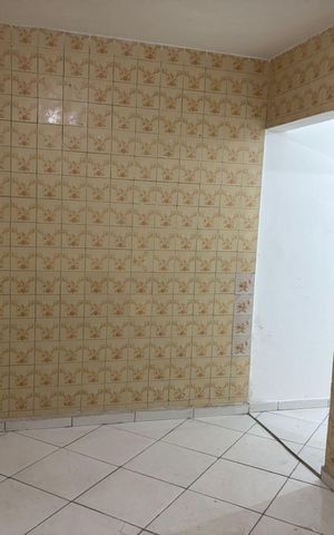 Casa à venda com 268m², 4 quartos e 2 vagas Casa à venda com 268m², 4 quartos e 2 vagasEdícula