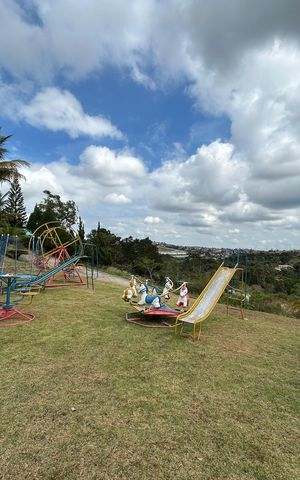 Casa de condomínio para alugar com 492m², 4 quartos e 3 vagas