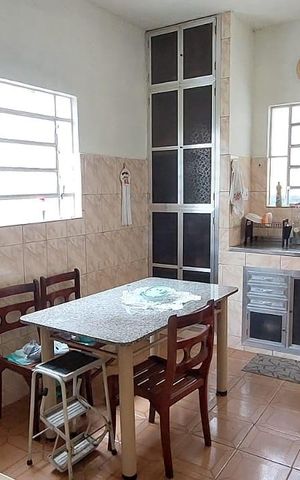 Casa à venda com 186m², 2 quartos e sem vaga Casa à venda com 186m², 2 quartos e sem vagaCozinha