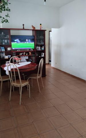 Casa à venda com 186m², 2 quartos e sem vaga Casa à venda com 186m², 2 quartos e sem vagaSala