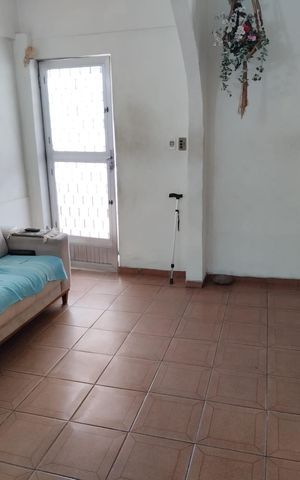Casa à venda com 186m², 2 quartos e sem vaga Casa à venda com 186m², 2 quartos e sem vagaSala
