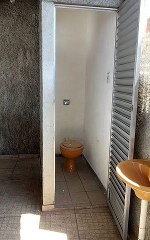Casa à venda com 186m², 2 quartos e sem vaga Casa à venda com 186m², 2 quartos e sem vagaÁrea externa