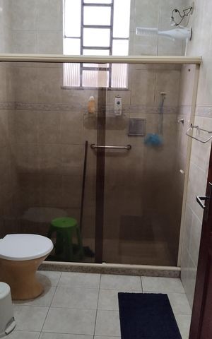 Casa à venda com 186m², 2 quartos e sem vaga Casa à venda com 186m², 2 quartos e sem vagaBanheiro