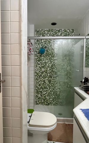 Apartamento à venda com 130m², 3 quartos e 1 vaga Apartamento à venda com 130m², 3 quartos e 1 vagaBanheiro da Suíte