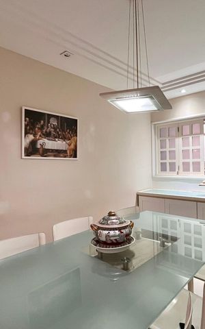 Apartamento à venda com 130m², 3 quartos e 1 vaga Apartamento à venda com 130m², 3 quartos e 1 vagaSala de Jantar