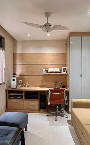 Apartamento à venda com 130m², 3 quartos e 1 vaga Apartamento à venda com 130m², 3 quartos e 1 vagaEscritório