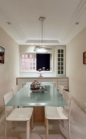 Apartamento à venda com 130m², 3 quartos e 1 vaga Apartamento à venda com 130m², 3 quartos e 1 vagaSala de Jantar