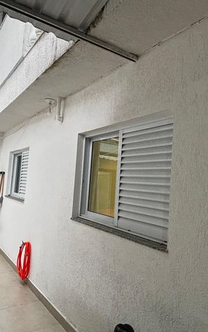 Casa à venda com 240m², 2 quartos e 2 vagas Casa à venda com 240m², 2 quartos e 2 vagasQuintal