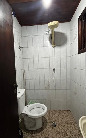 Casa à venda com 240m², 2 quartos e 2 vagas Casa à venda com 240m², 2 quartos e 2 vagasÁrea de Serviço - Banheiro