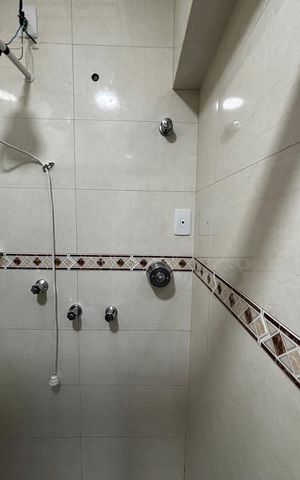 Casa à venda com 240m², 2 quartos e 2 vagas Casa à venda com 240m², 2 quartos e 2 vagasBanheiro da Suíte 2