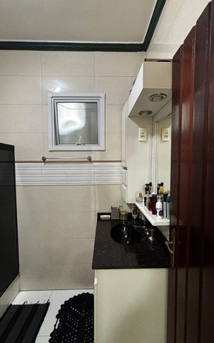 Casa à venda com 240m², 2 quartos e 2 vagas Casa à venda com 240m², 2 quartos e 2 vagasBanheiro da Suíte 1