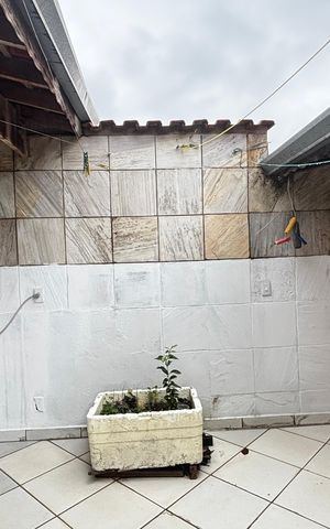 Casa à venda com 240m², 2 quartos e 2 vagas Casa à venda com 240m², 2 quartos e 2 vagasÁrea de Serviço