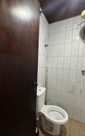 Casa à venda com 240m², 2 quartos e 2 vagas Casa à venda com 240m², 2 quartos e 2 vagasÁrea de Serviço - Banheiro