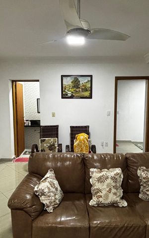 Casa à venda com 240m², 2 quartos e 2 vagas Casa à venda com 240m², 2 quartos e 2 vagasSala