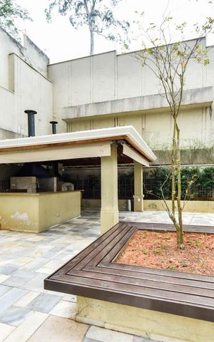 Apartamento à venda com 198m², 3 quartos e 3 vagas Apartamento à venda com 198m², 3 quartos e 3 vagasÁrea comum - Churrasqueira