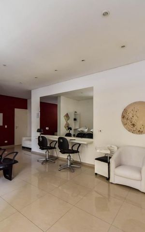 Apartamento à venda com 198m², 3 quartos e 3 vagas Apartamento à venda com 198m², 3 quartos e 3 vagasÁrea comum - spA