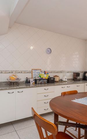 Casa à venda com 168m², 3 quartos e 2 vagasCozinha