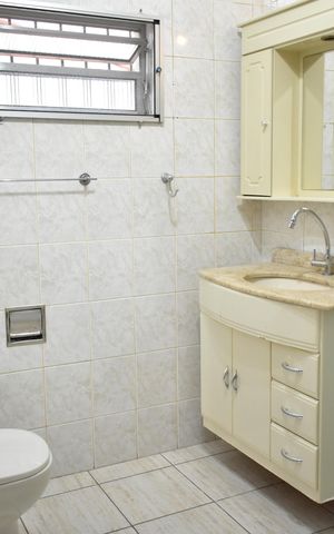 Casa à venda com 150m², 3 quartos e 2 vagasSuíte