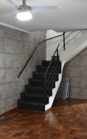 Casa à venda com 150m², 3 quartos e 2 vagasSala