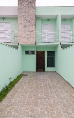 Casa à venda com 100m², 2 quartos e 2 vagas Casa à venda com 100m², 2 quartos e 2 vagasGaragem