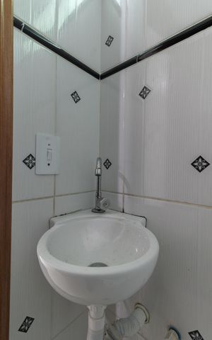 Casa à venda com 100m², 2 quartos e 2 vagas Casa à venda com 100m², 2 quartos e 2 vagasLavabo