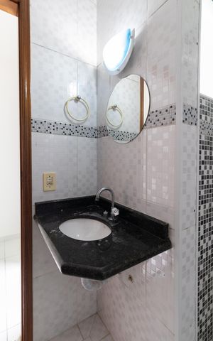 Casa à venda com 100m², 2 quartos e 2 vagas Casa à venda com 100m², 2 quartos e 2 vagasBanheiro Suíte 2