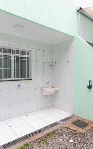 Casa à venda com 100m², 2 quartos e 2 vagas Casa à venda com 100m², 2 quartos e 2 vagasÁrea de Serviço