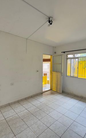 Casa para alugar com 100m², 3 quartos e 3 vagas Casa para alugar com 100m², 3 quartos e 3 vagasSala