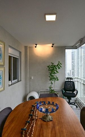 Apartamento à venda com 75m², 2 quartos e 2 vagasVaranda