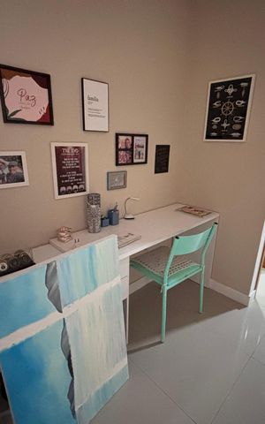 Apartamento à venda com 75m², 2 quartos e 1 vagaCorredor