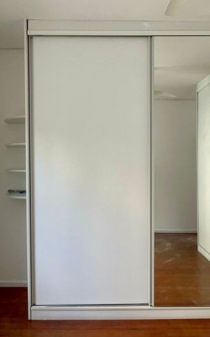 Casa à venda com 116m², 3 quartos e 1 vaga Casa à venda com 116m², 3 quartos e 1 vagaSuite