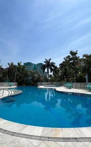 Apartamento à venda com 77m², 2 quartos e 1 vaga Apartamento à venda com 77m², 2 quartos e 1 vagaÁrea comum - Piscina