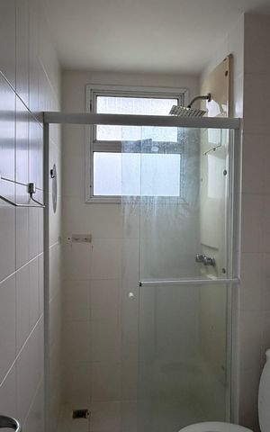 Apartamento à venda com 77m², 2 quartos e 1 vaga Apartamento à venda com 77m², 2 quartos e 1 vagaBanheiro da suíte 1