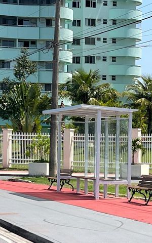 Apartamento à venda com 77m², 2 quartos e 1 vaga Apartamento à venda com 77m², 2 quartos e 1 vagaÁrea comum - Ponto do ônibus do condomínio