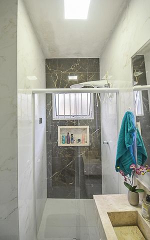 Casa à venda com 131m², 3 quartos e 2 vagas Casa à venda com 131m², 3 quartos e 2 vagasBanheiro