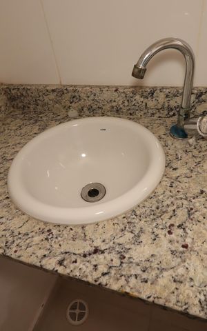 Apartamento para alugar com 49m², 2 quartos e 1 vagaBanheiro Social - Pia