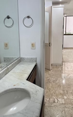 Apartamento para alugar com 189m², 3 quartos e 2 vagasLavabo