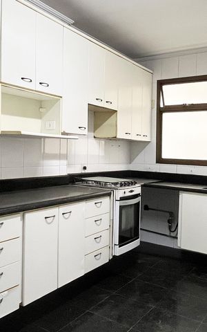 Apartamento para alugar com 189m², 3 quartos e 2 vagasCozinha