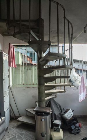 Casa à venda com 304m², 1 quarto e 2 vagas Casa à venda com 304m², 1 quarto e 2 vagasÁrea de Serviço Casa 2