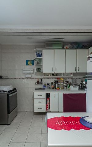Casa à venda com 304m², 1 quarto e 2 vagas Casa à venda com 304m², 1 quarto e 2 vagasCozinha