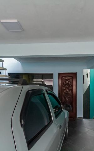 Casa à venda com 304m², 1 quarto e 2 vagas Casa à venda com 304m², 1 quarto e 2 vagasGaragem