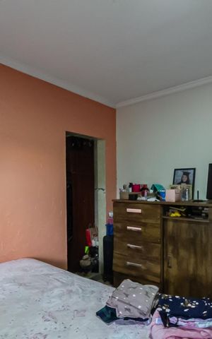 Casa à venda com 304m², 1 quarto e 2 vagas Casa à venda com 304m², 1 quarto e 2 vagasSuíte Casa 2