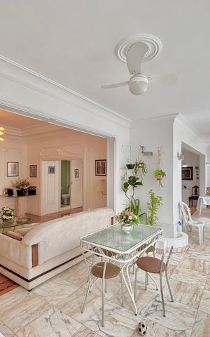 Apartamento à venda com 292m², 4 quartos e 1 vaga Apartamento à venda com 292m², 4 quartos e 1 vagaSala