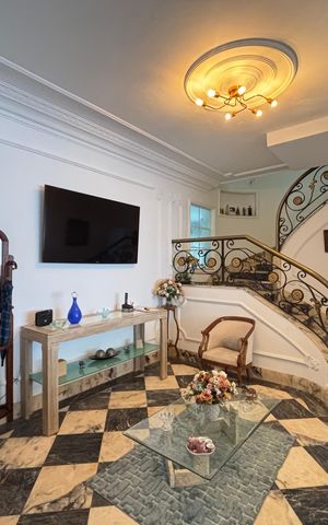 Apartamento à venda com 292m², 4 quartos e 1 vaga Apartamento à venda com 292m², 4 quartos e 1 vagaSala