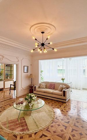 Apartamento à venda com 292m², 4 quartos e 1 vaga Apartamento à venda com 292m², 4 quartos e 1 vagaSala