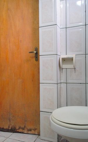 Casa à venda com 180m², 2 quartos e 8 vagasBanheiro