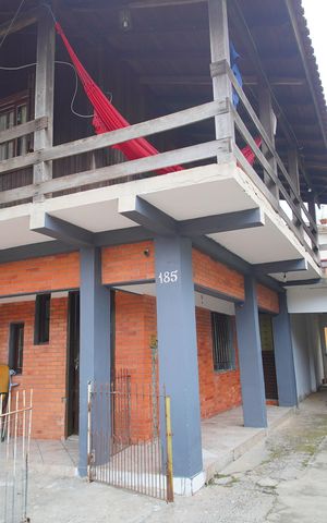 Casa à venda com 180m², 2 quartos e 8 vagasÁrea externa