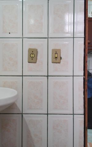 Casa à venda com 180m², 2 quartos e 8 vagasBanheiro